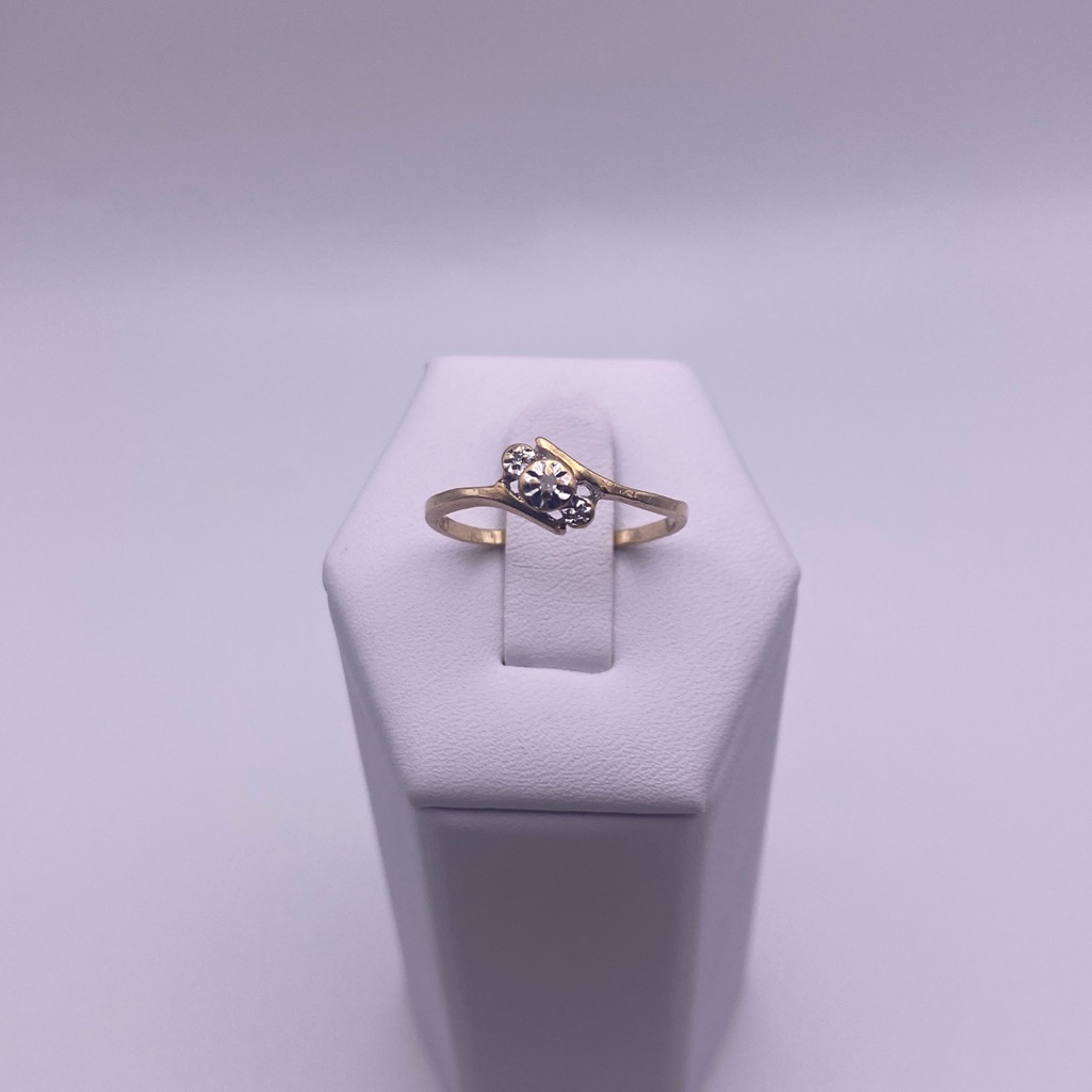 10k Yellow Gold Diamond Ring